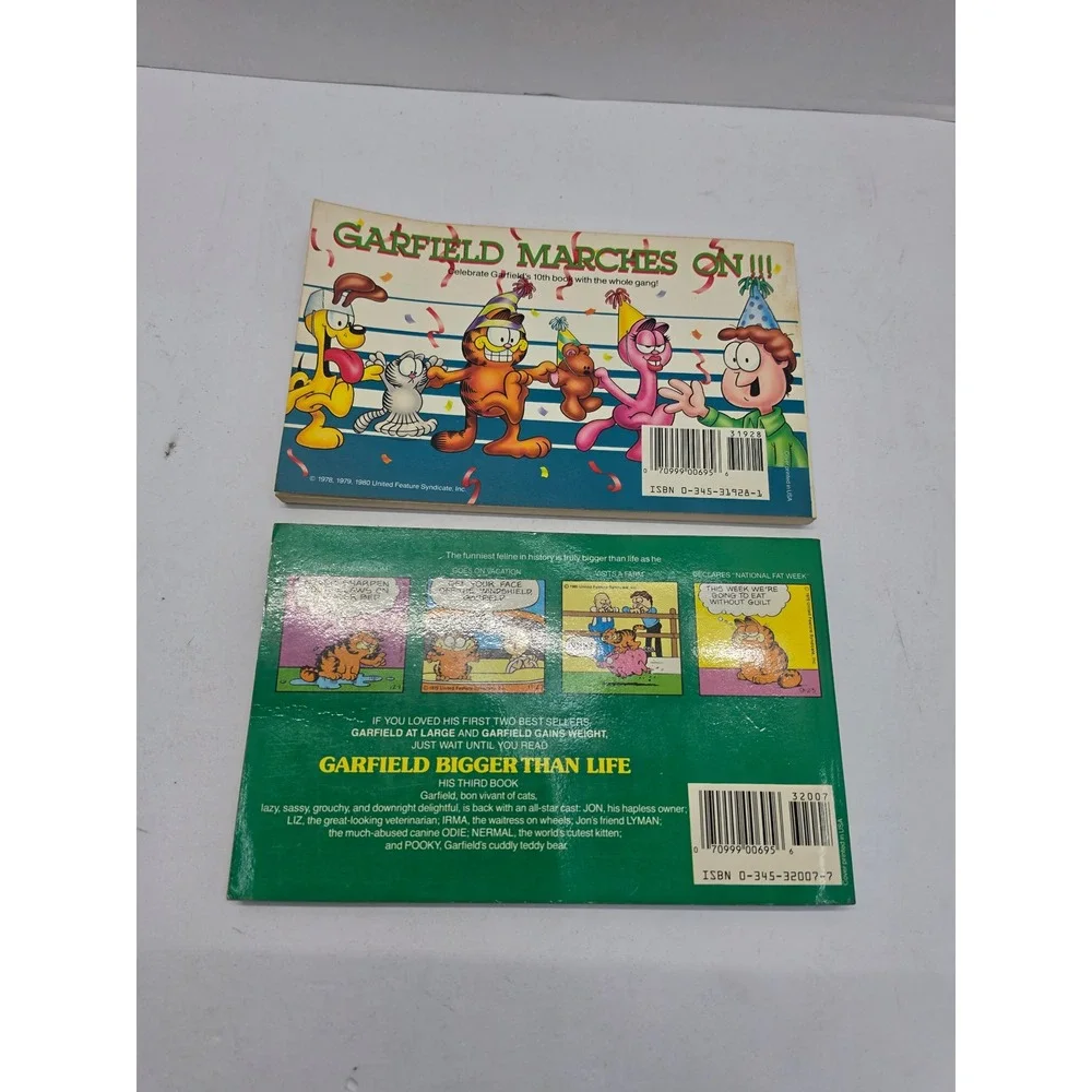 Vintage Garfield Comic Books Jim Davis 1st Edition Lot of 2 1981 1985 Paperback